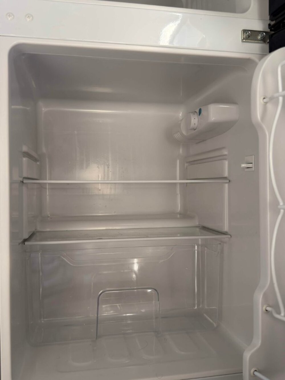 Compact Mini Refrigerator - Picture 5 of 9